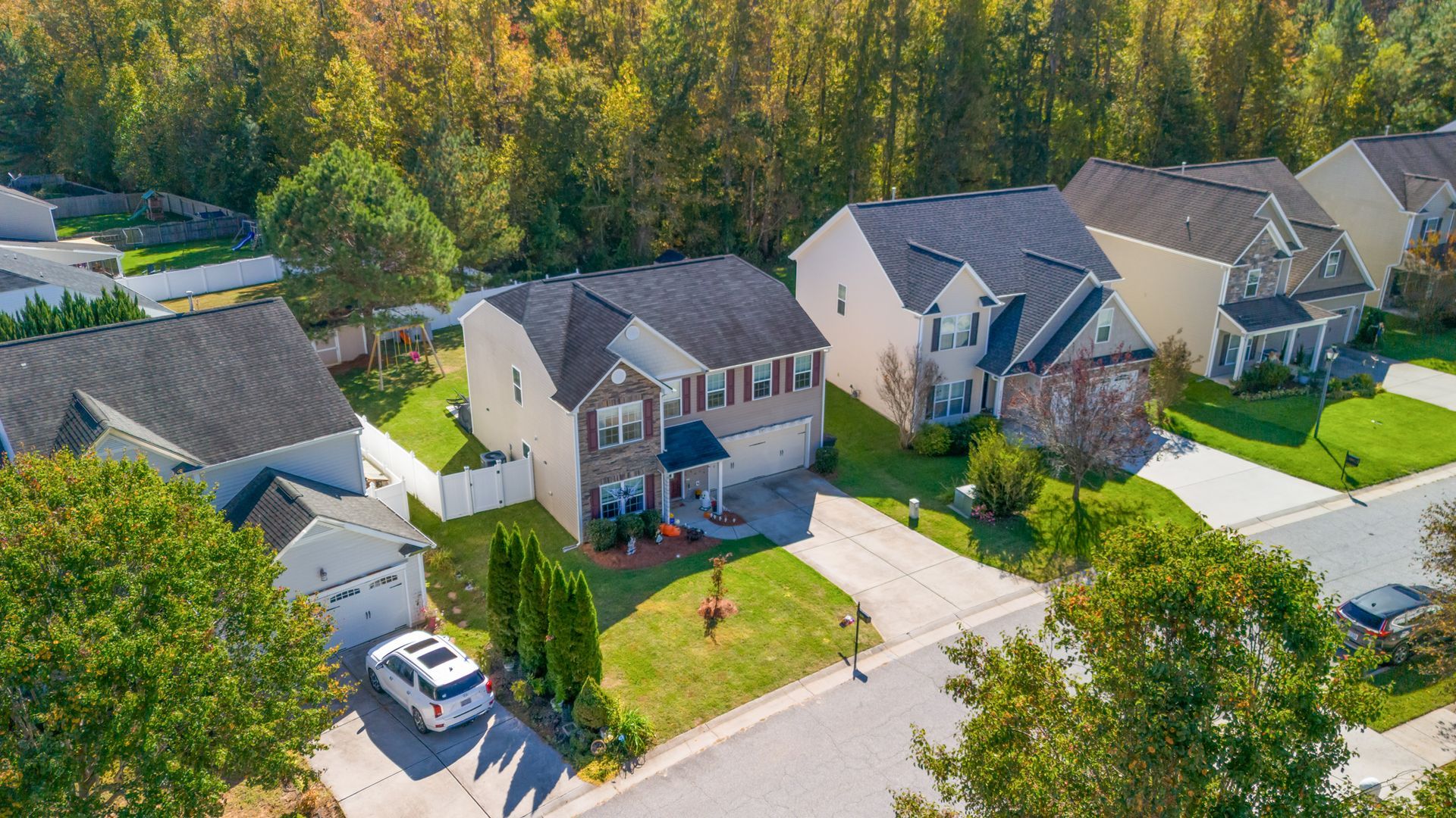 2589 Leighswood Dr Winston Salem NC 27106 Home For Sale