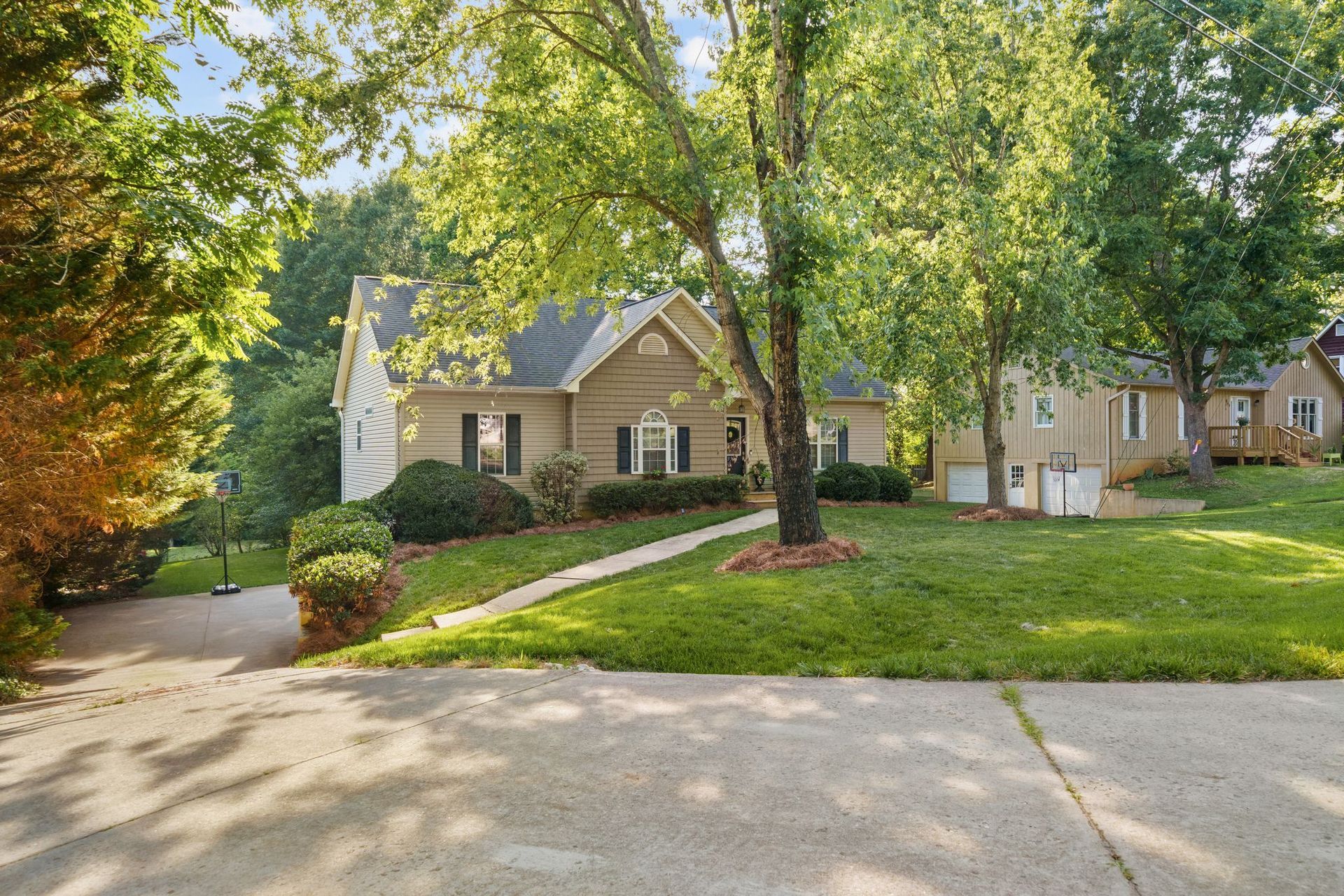 354 Merrimont Home Sale in winston salem nc 27106 3 bedroom 2 bath with Pro Realty Group