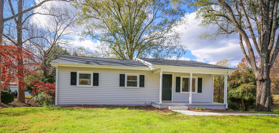 6530 Settle Wood Ln Tobaccoville NC 27050