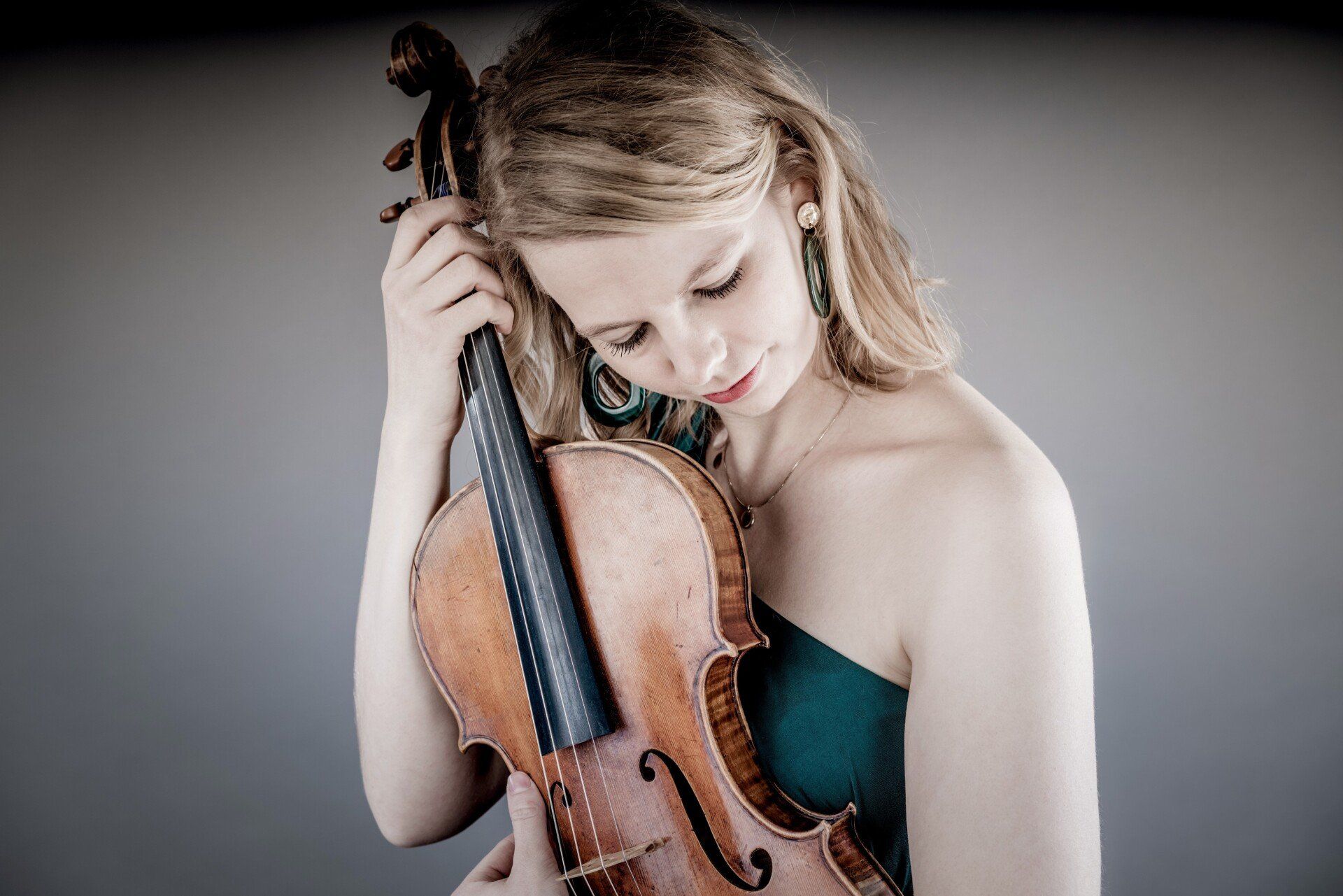 Sophie Urhausen, Viola Sophie Urhausen, Viola