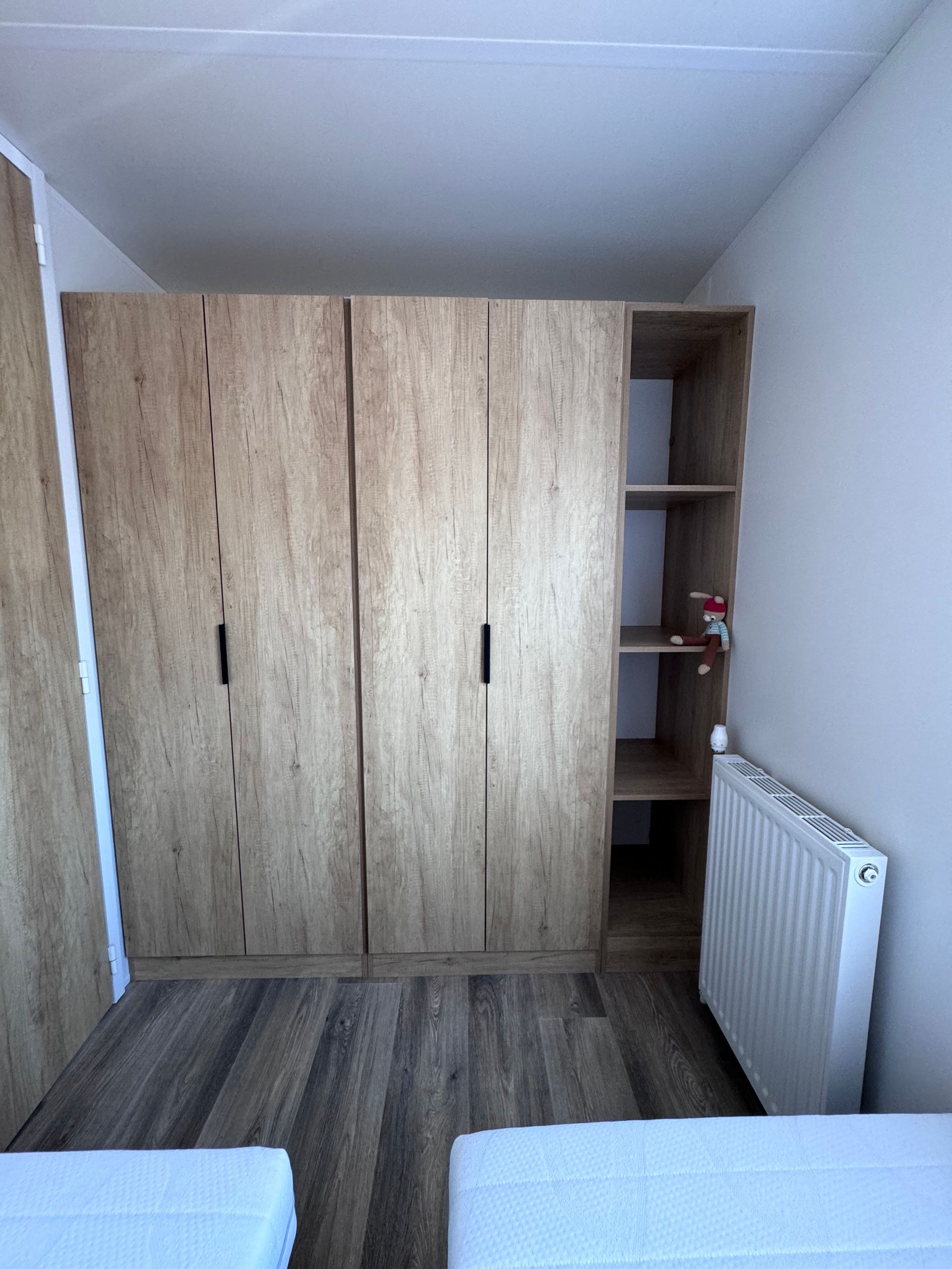 Großer Schrank