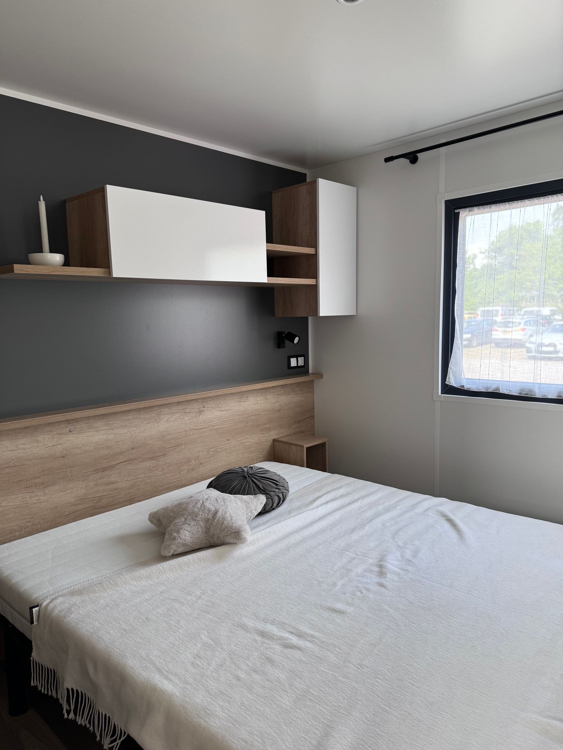 Master Bedroom mit Doppelbett