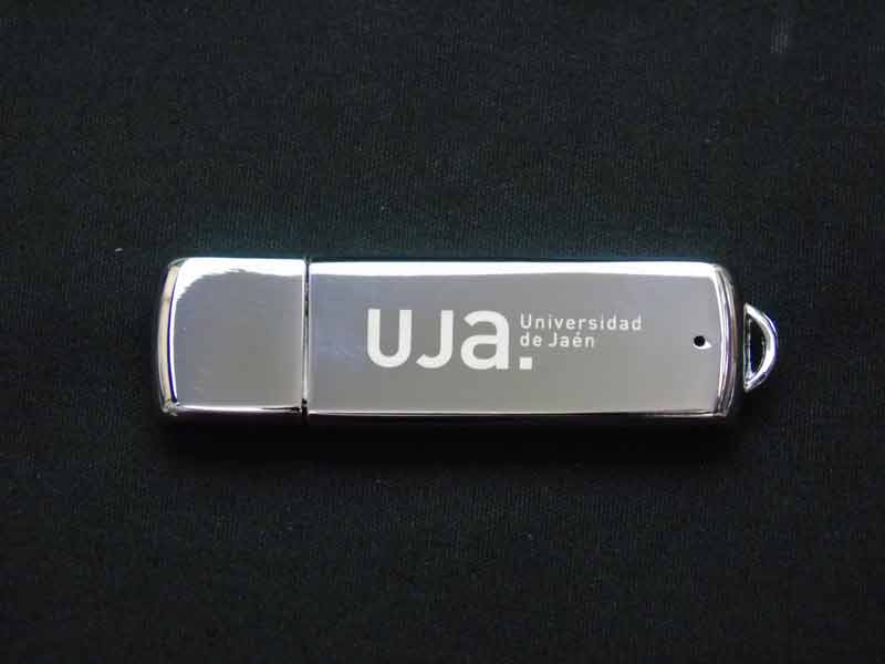 grabado laser en USB metal