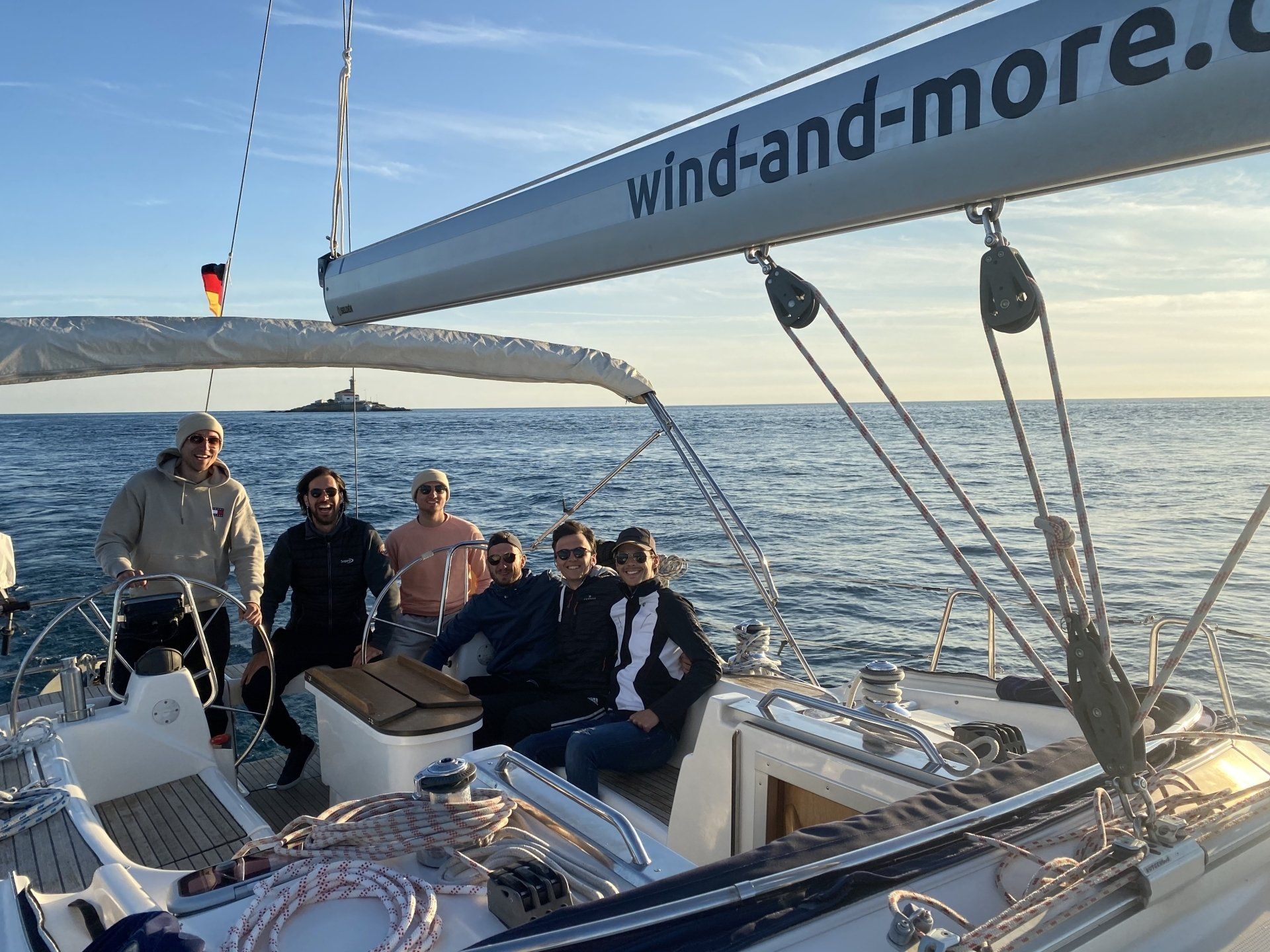 Kojencharter oder ganze Yacht chartern für SKS-Ausbildungstörn.