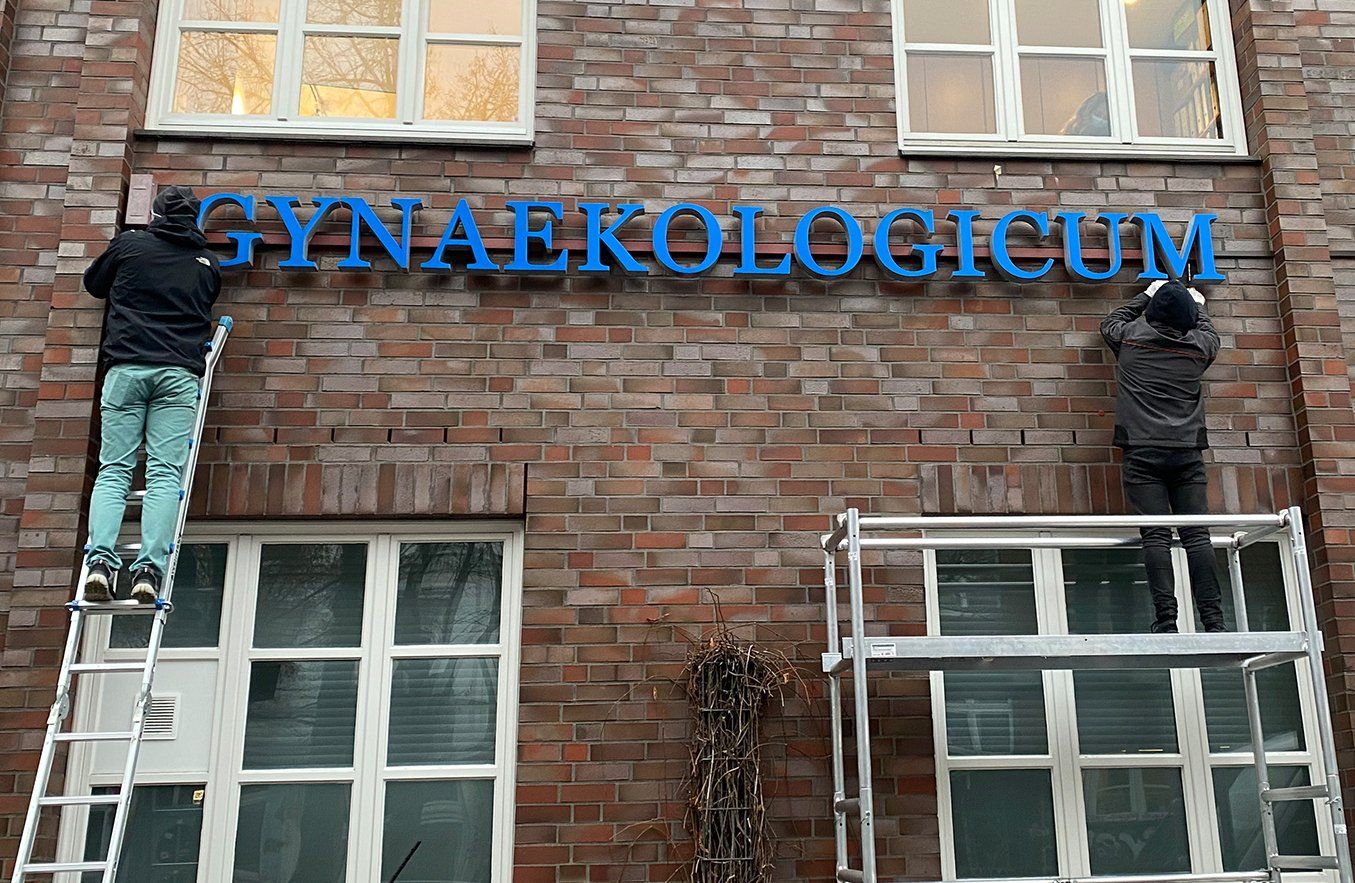 Buchstaben beleuchtet