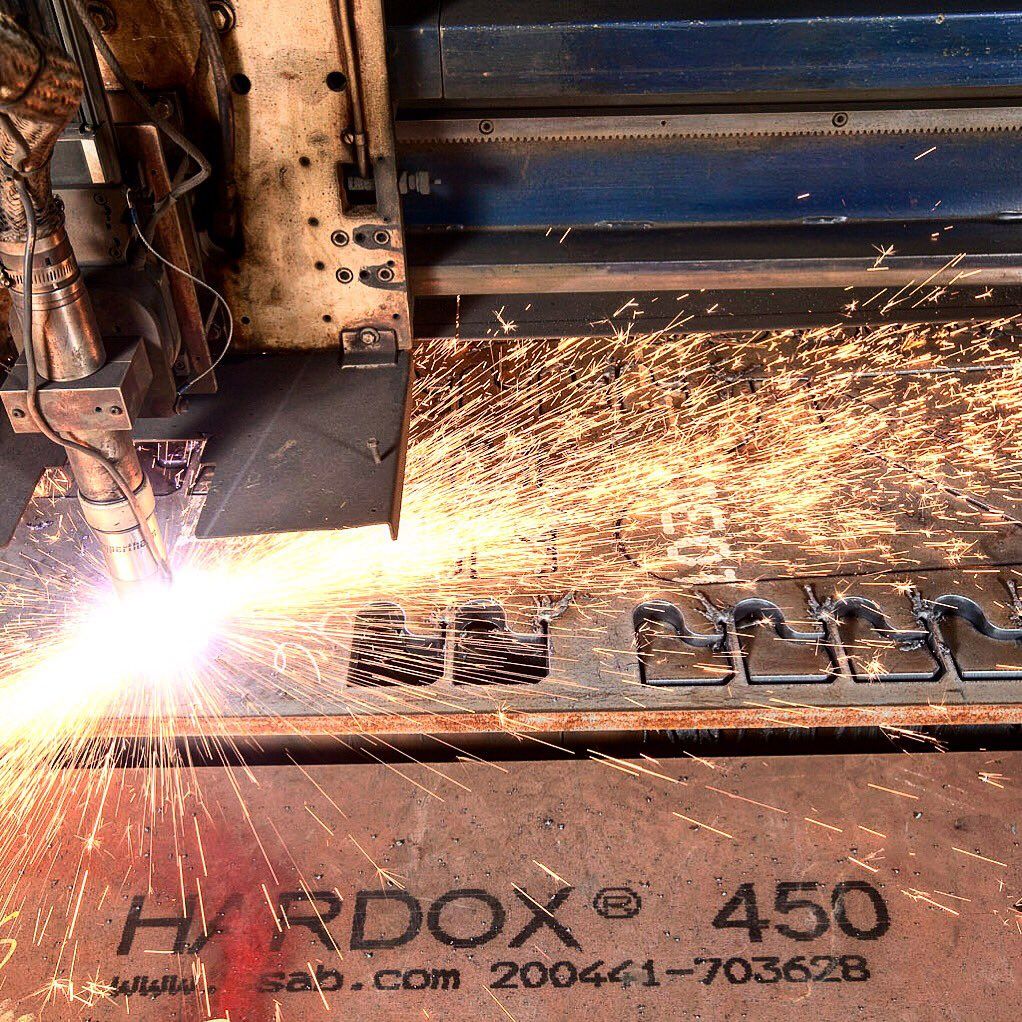 Piezas de acero HARDOX cortadas con CNC
