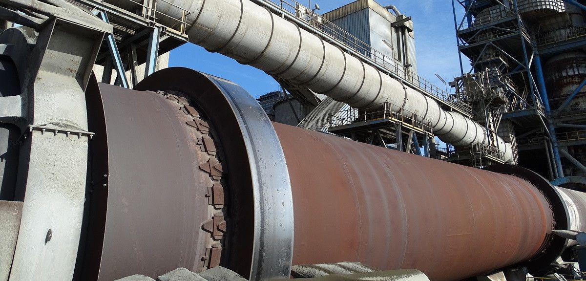 Corrosión y Grietas en Horno Rotativo – Soluciones de Reparación