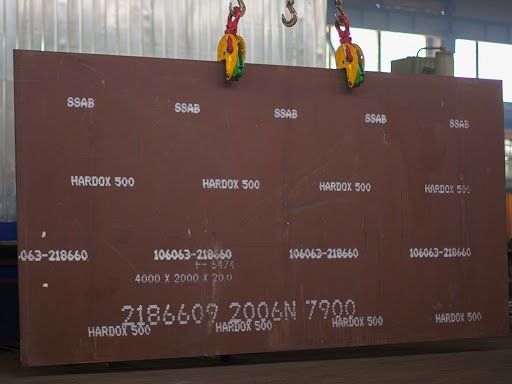 Medición de planitud de una placa de acero