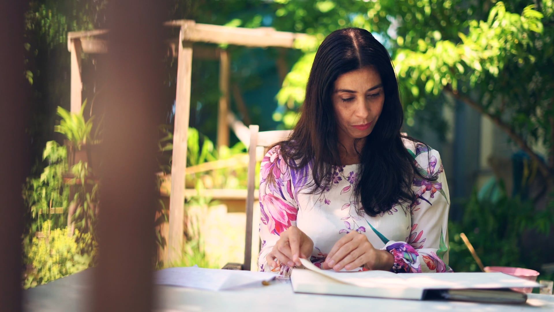girl reading at scene from the movie about me