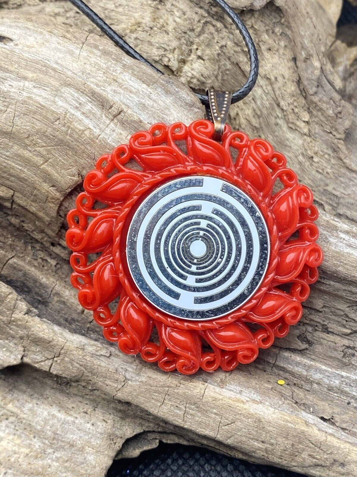 Tropenform Amulette
