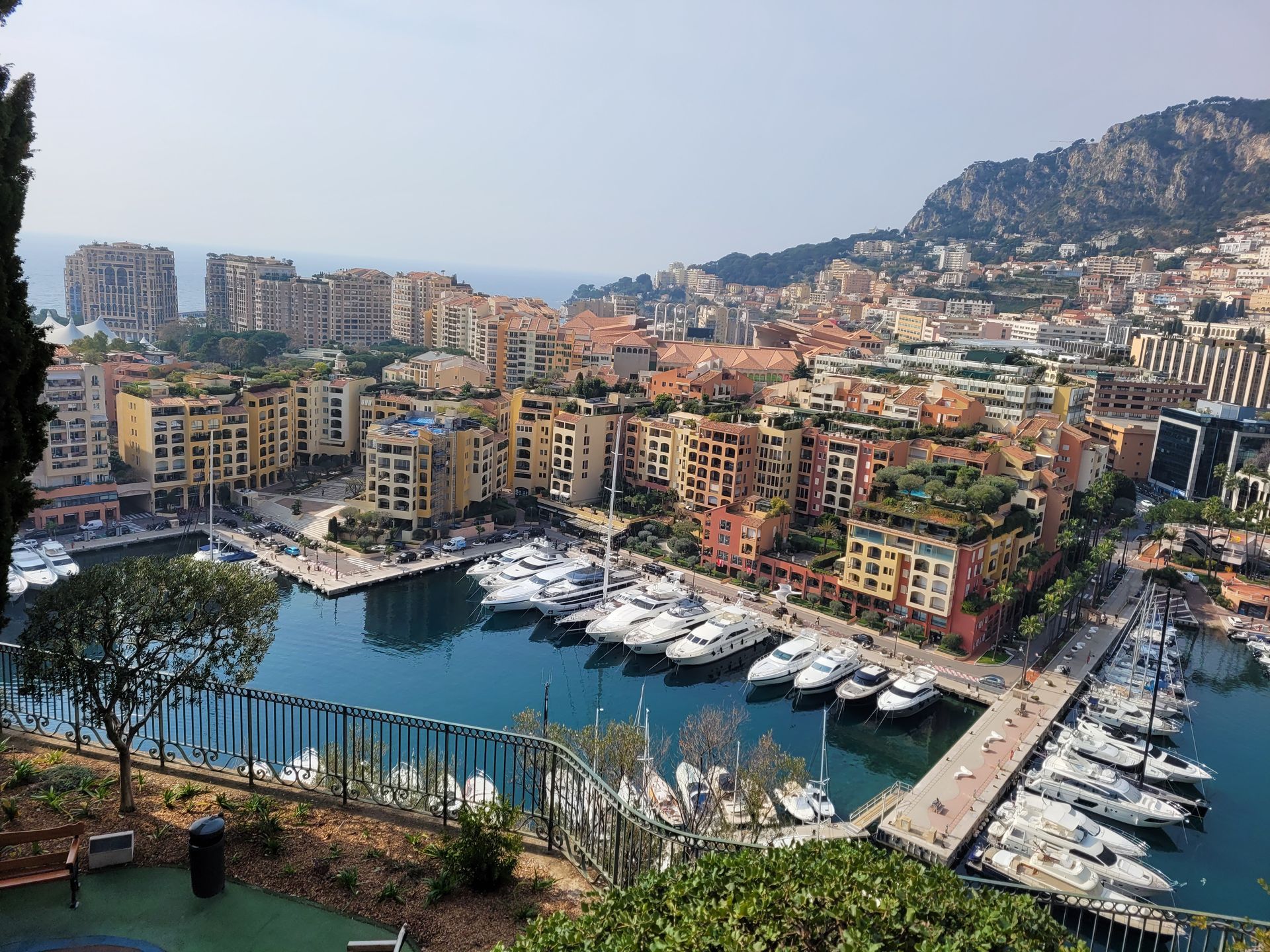 Baugutachter und Immobiliengutachter in Beratung beim Immobilienkauf, Hauskauf, Wohnungskauf und Beratung beim Kauf von Gewerbeimmobilien in Monaco.