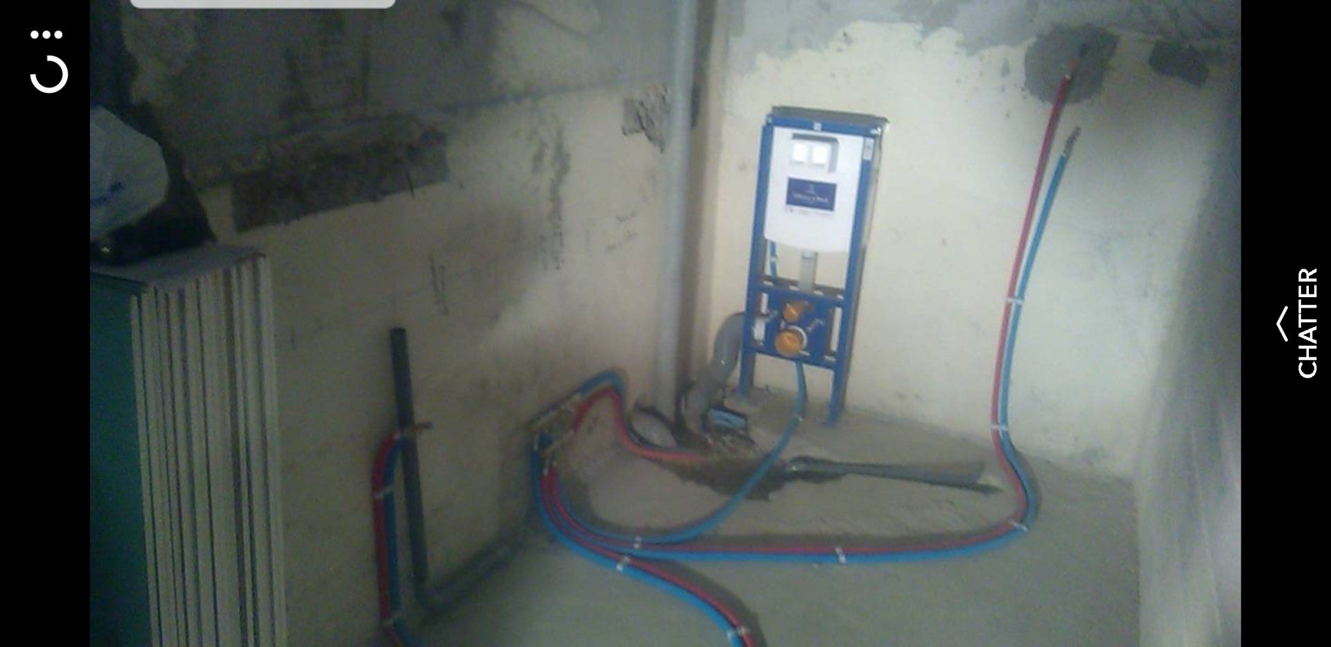 climatiseur dans une pièce nue