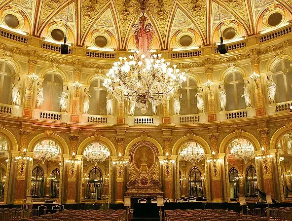 Chaque année, la société ARTS-SCIENCES-LETTRES donne une grande fête dans un établissement de