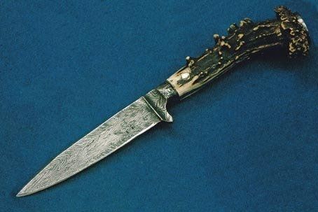 Messer aus Damast-Stahl