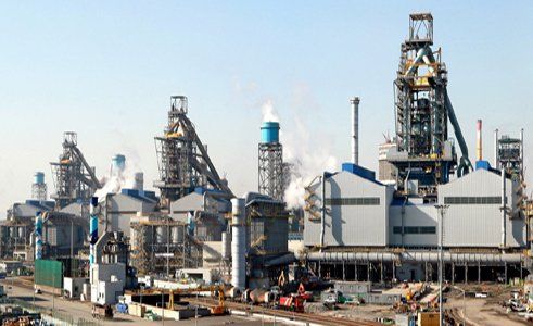 Die drei Großhochöfen von Hyundai-Steel im Werk Danjin Moderne Hochöfen,