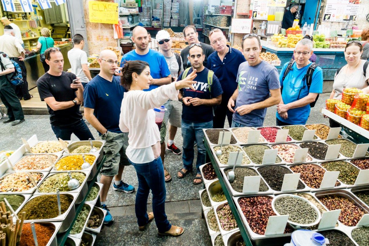 Tali Friedman, Tour au marché Mahane Yehuda de Jérusalem