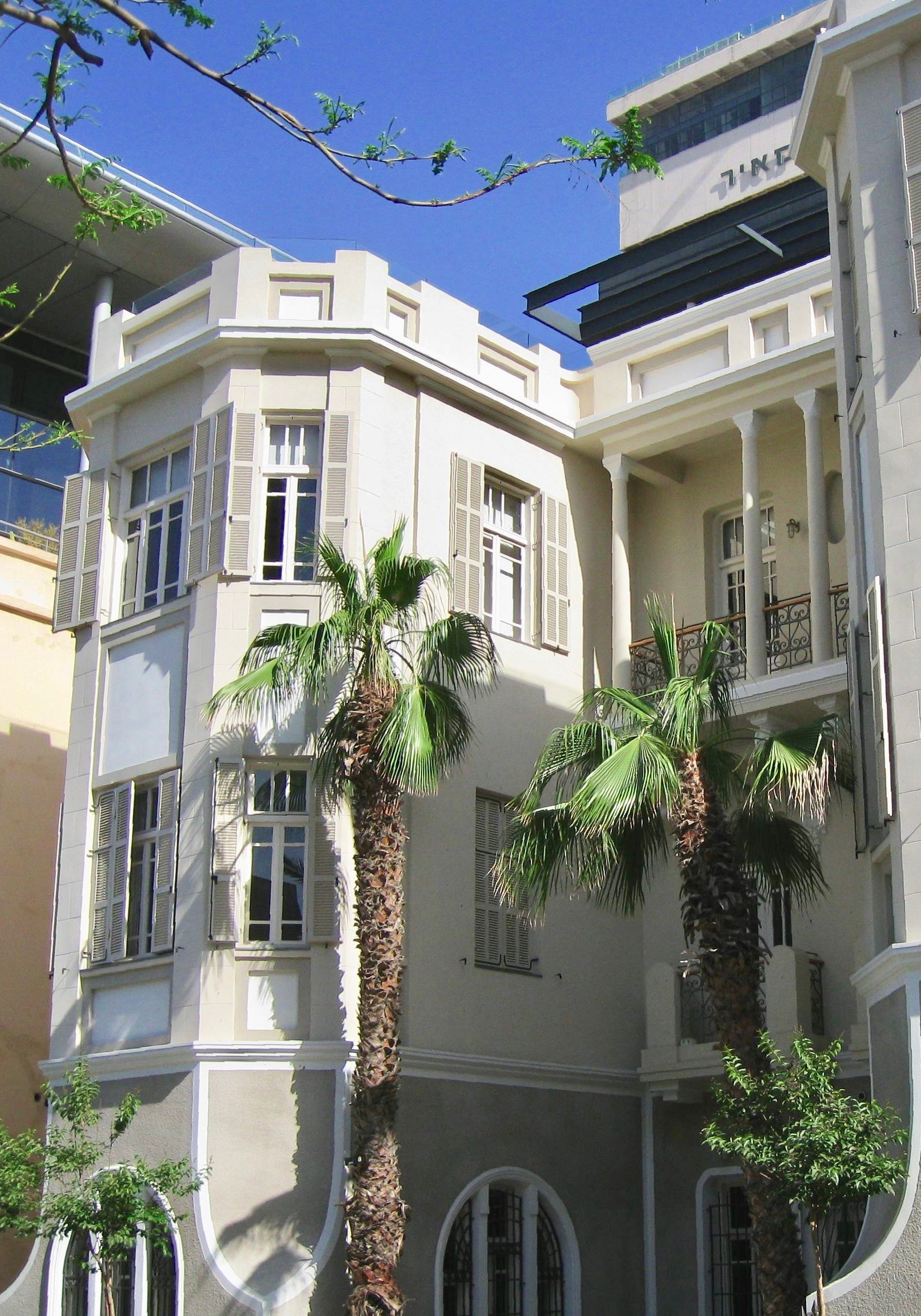 Sommer Gallery, Boulevard Rothschild, Tel-Aviv