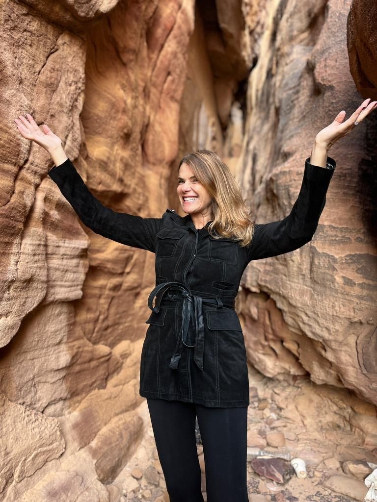 Valérie Perez, journaliste I24News, tournage Wadi Rum, Jordanie