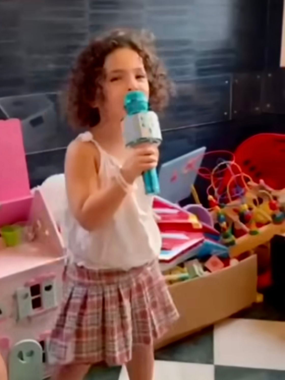 Animation pour les enfants déplacés du Sud à l'hôtel Alma à Tel-Aviv