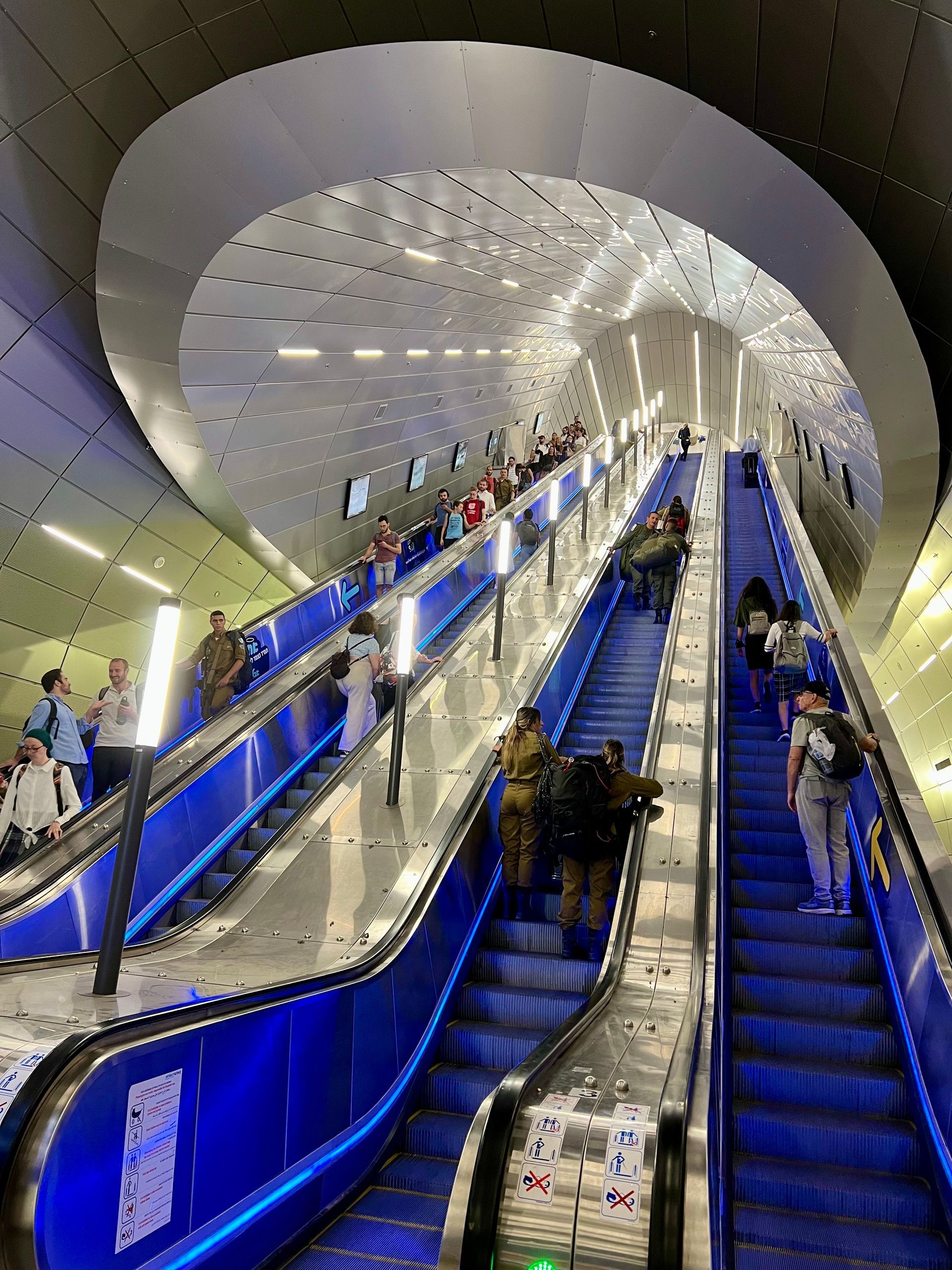 Gare de Jérusalem, Israël. En cas d'attaques, elle sert d'immense abri
