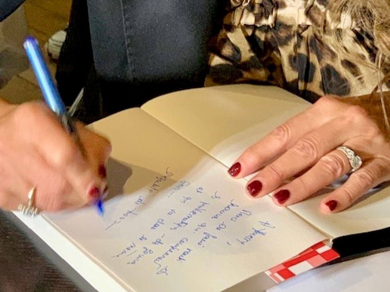 Valérie Perez, journaliste, écrivain, dédicace livre