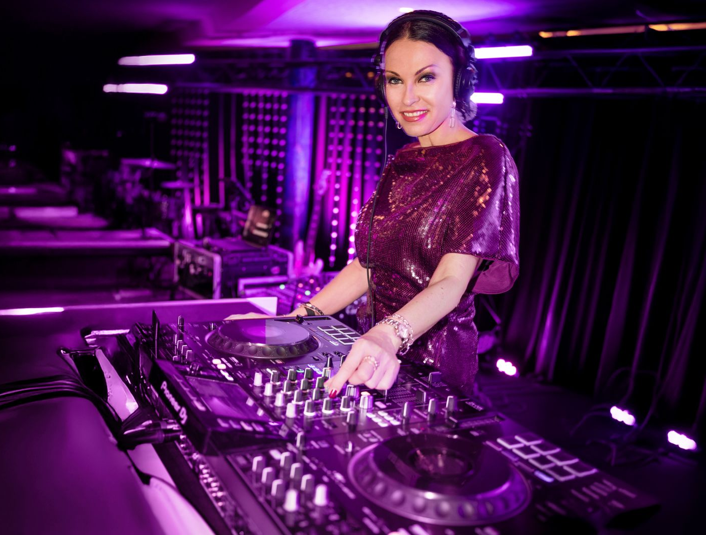 messe frankfurt messe hannover hanovermesse djane djlus djane stuttgart alegra cole veranstaltungsagentur dj firmenveranstaltung veranstaltung messe frankfurt messe stuttgart messe münchen aftershowparties alegracole dj buchen eventagentur
