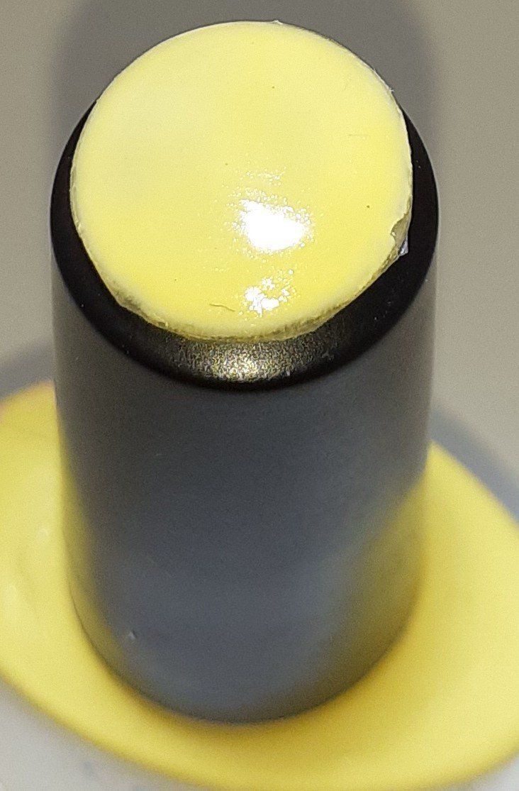 pastel yellow, highlighter yellow