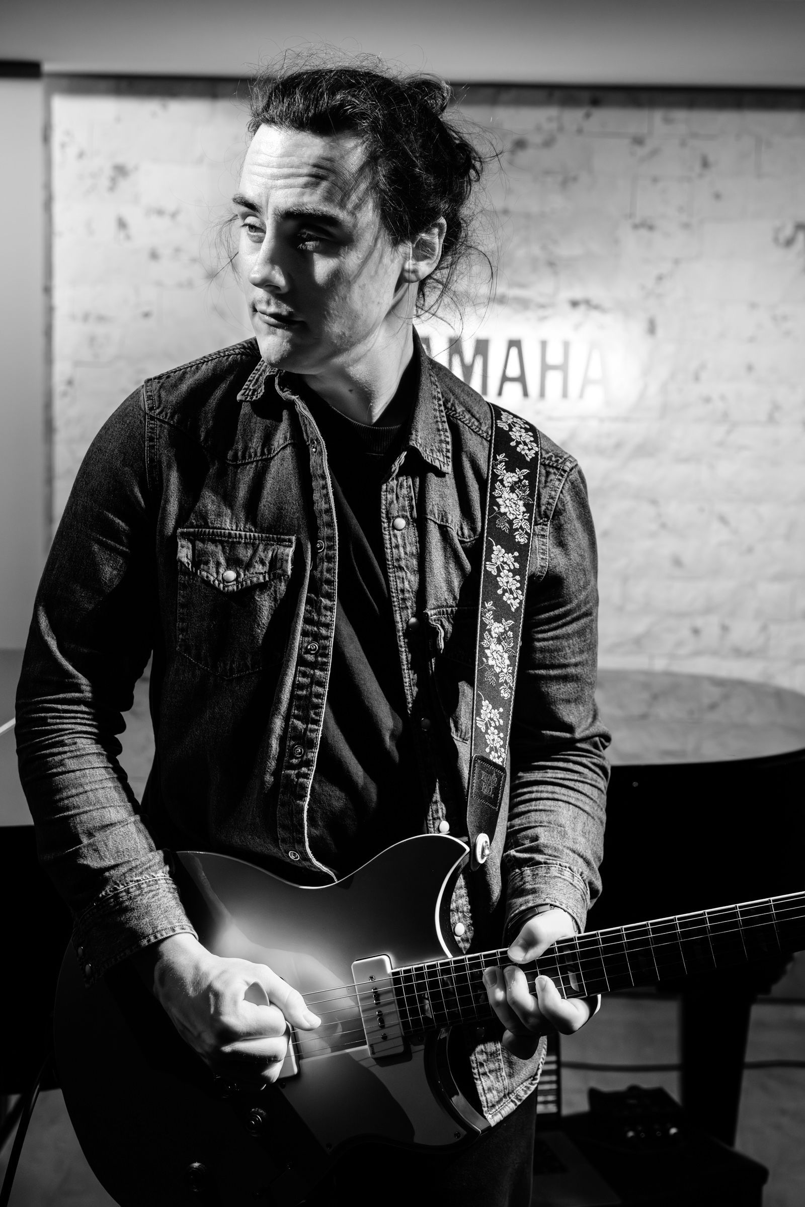 Gitarrist Chris Buck beim Soundcheck einer Yamaha Clinic Eventfotograf Hamburg: Gitarrist Chris Buck beim Soundcheck einer Yamaha Clinic
