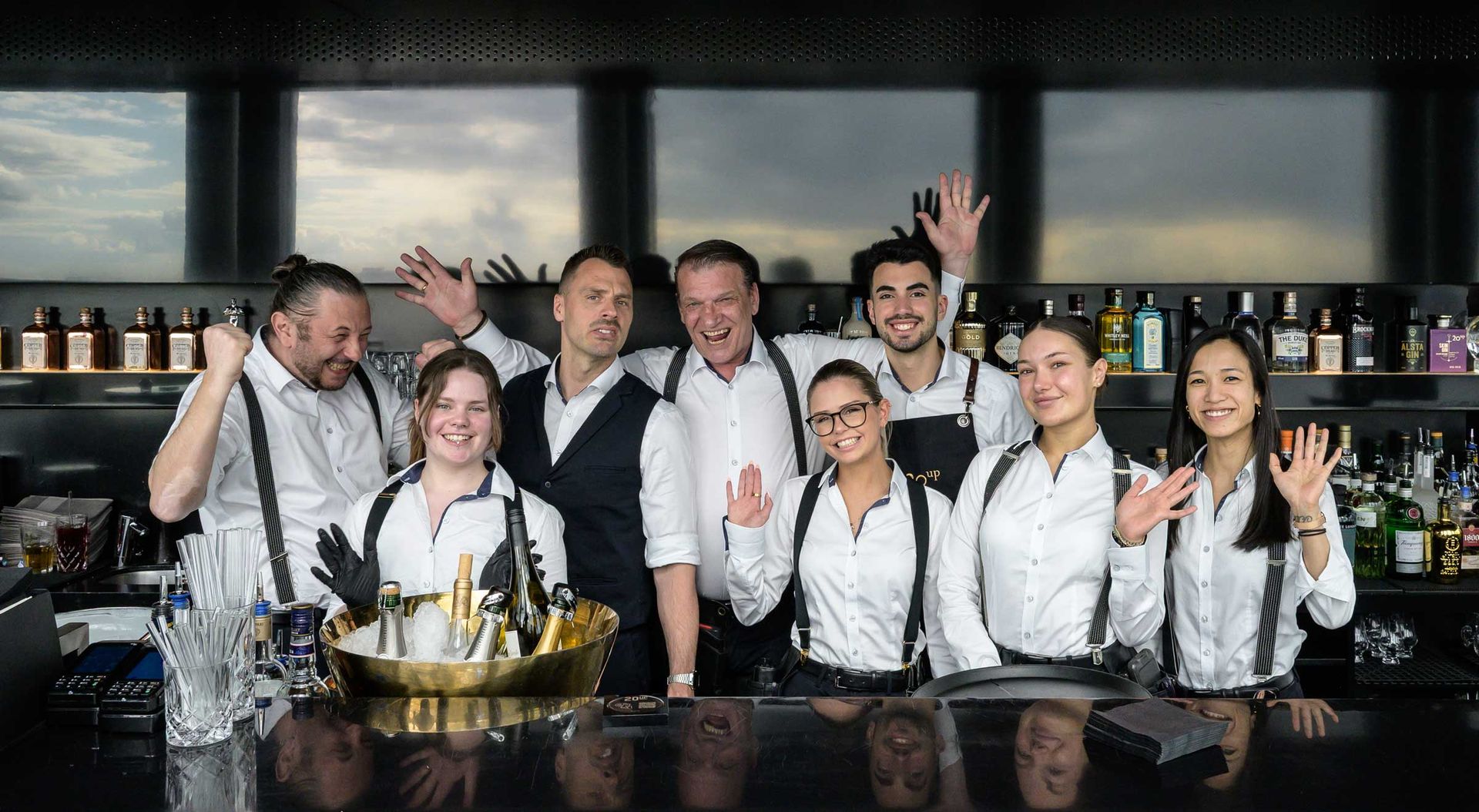 Das Team der 20up-Bar im Empire Riverside Hotel. Eventfotografie aus Hamburg von Fotograf Kay Winter / WINTERPOL