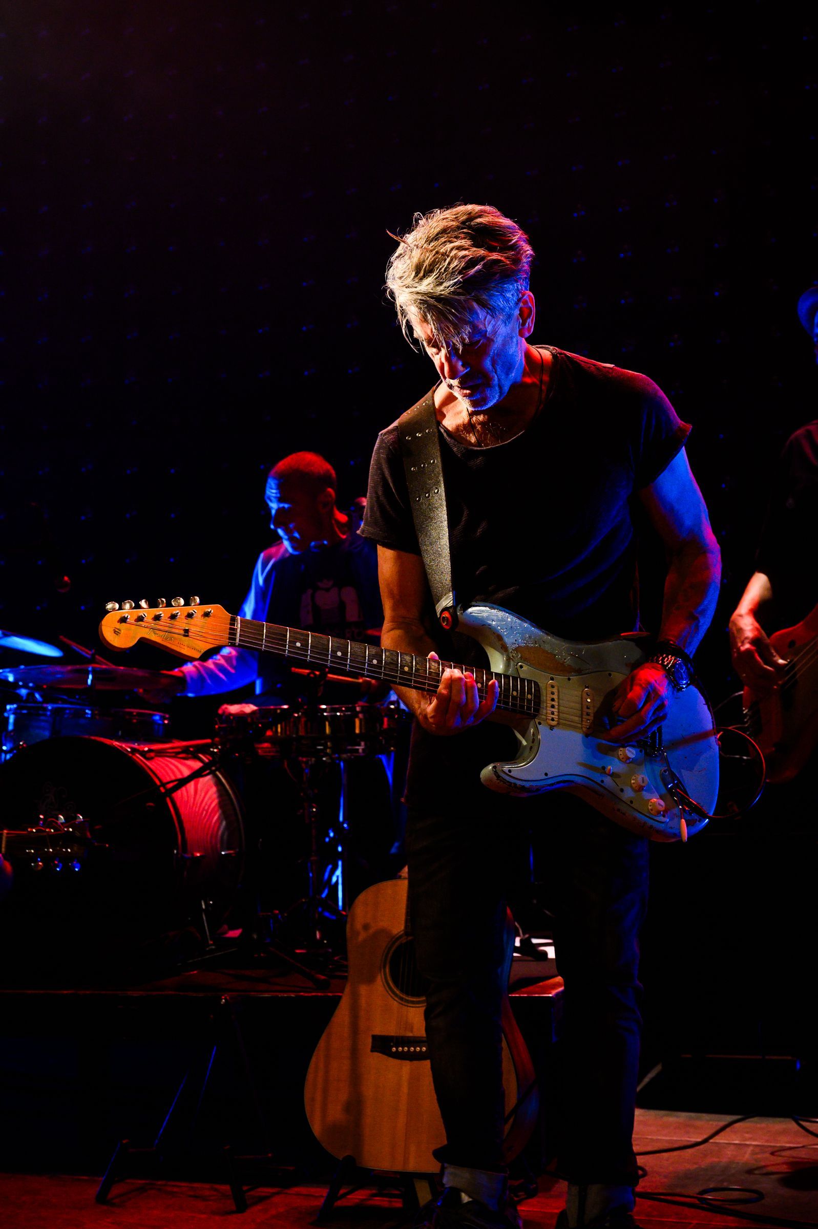 Der Gitarrist der „Jeremy Days“, Jörn Heilbut, live im Mojo, Foto: WINTERPOL Konzertfotografie im Mojo Club – The Jeremy Days live.
