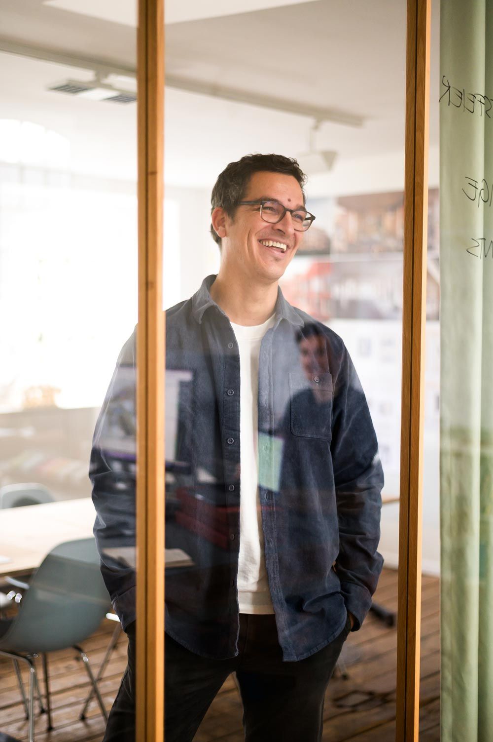 Ein Architekt in seinem Office, Businessfotografie aus Hamburg von Kay Winter / WINTERPOL Ein Architekt in seinem Office, Businessfotografie aus Hamburg von Kay Winter / WINTERPOL