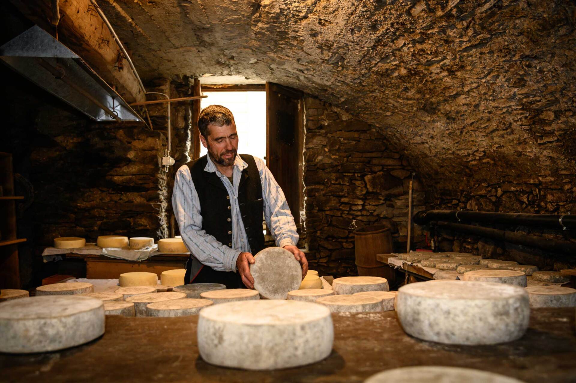 Schweizer Käse – Reise-Fotografie von WINTERPOL Hamburg Schweizer Käse – Reise-Fotografie von WINTERPOL Hamburg