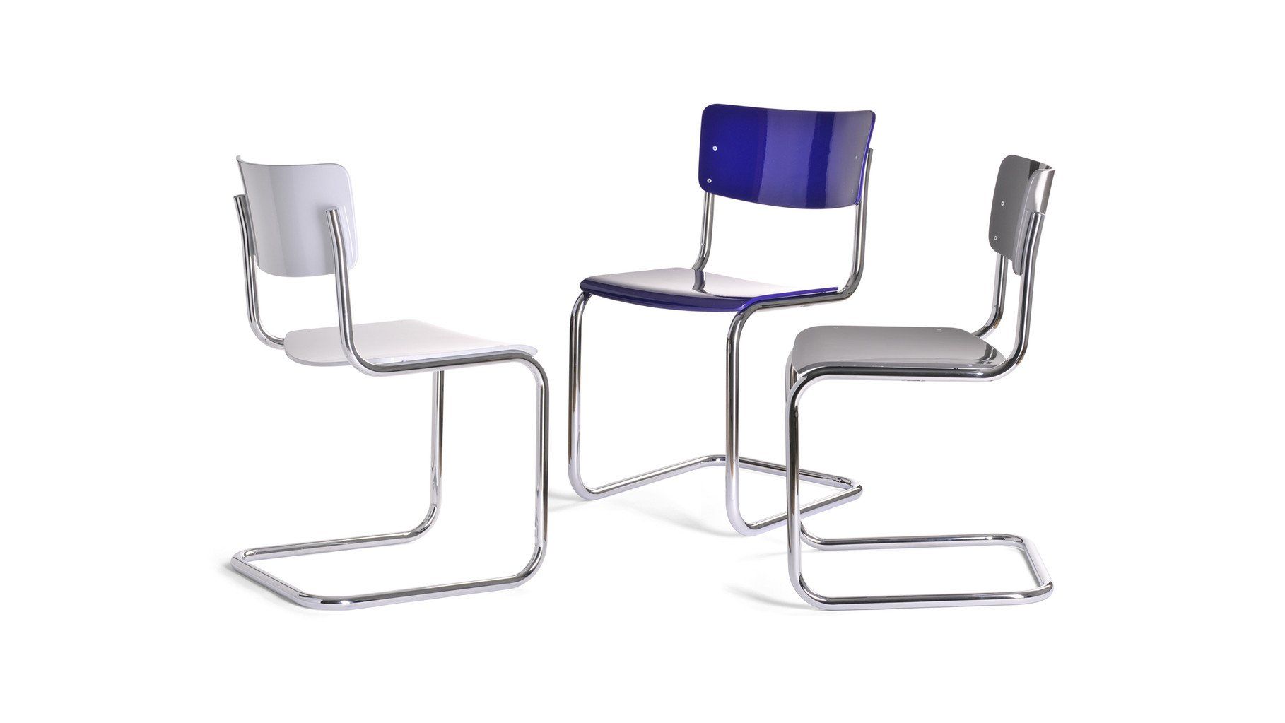 Thonet – Produkt-Fotografie von WINTERPOL Hamburg Drei Thonet-Stühle auf weißem Untergrund, Werbefotografie aus Hamburg von Fotograf Kay Winter / WINTERPOL