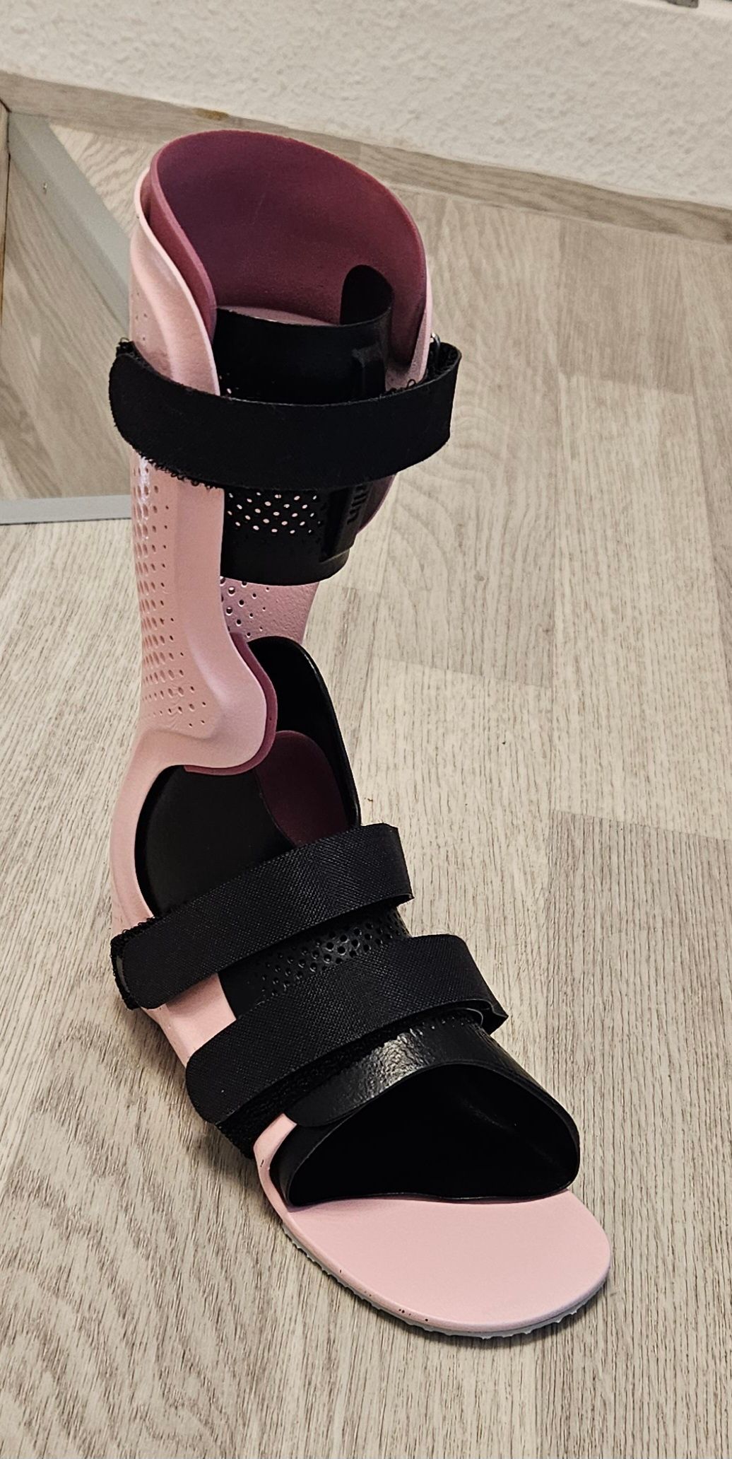 3D gedruckte Orthese für Kinder mit Lüftungslöcher