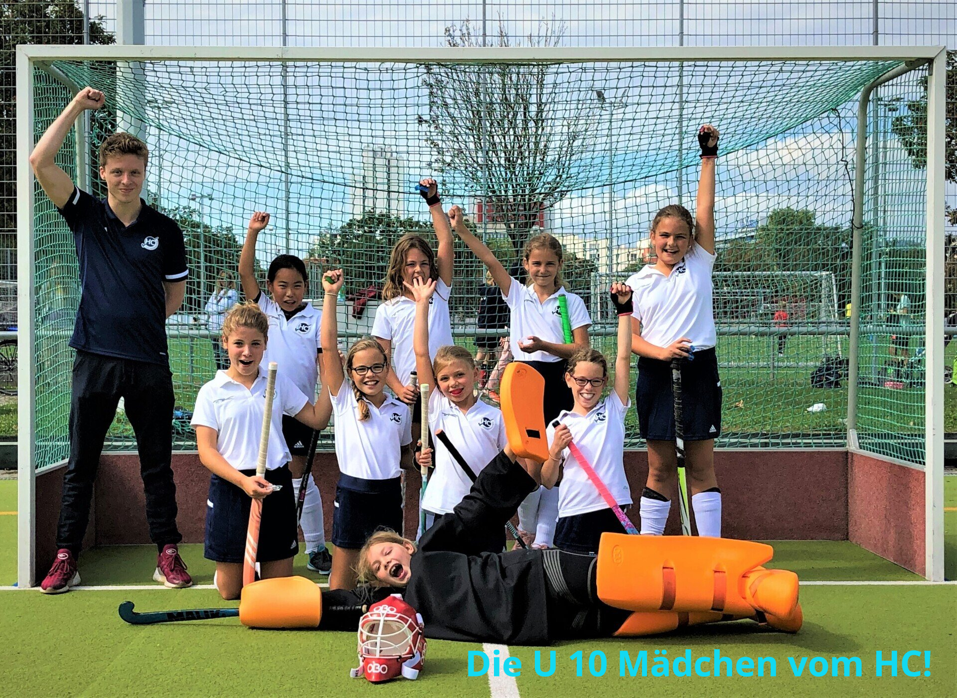 U 10 Mädchen gewinnen zum Saisonauftakt! Hockey C Mädchen HC Sachsenhausen