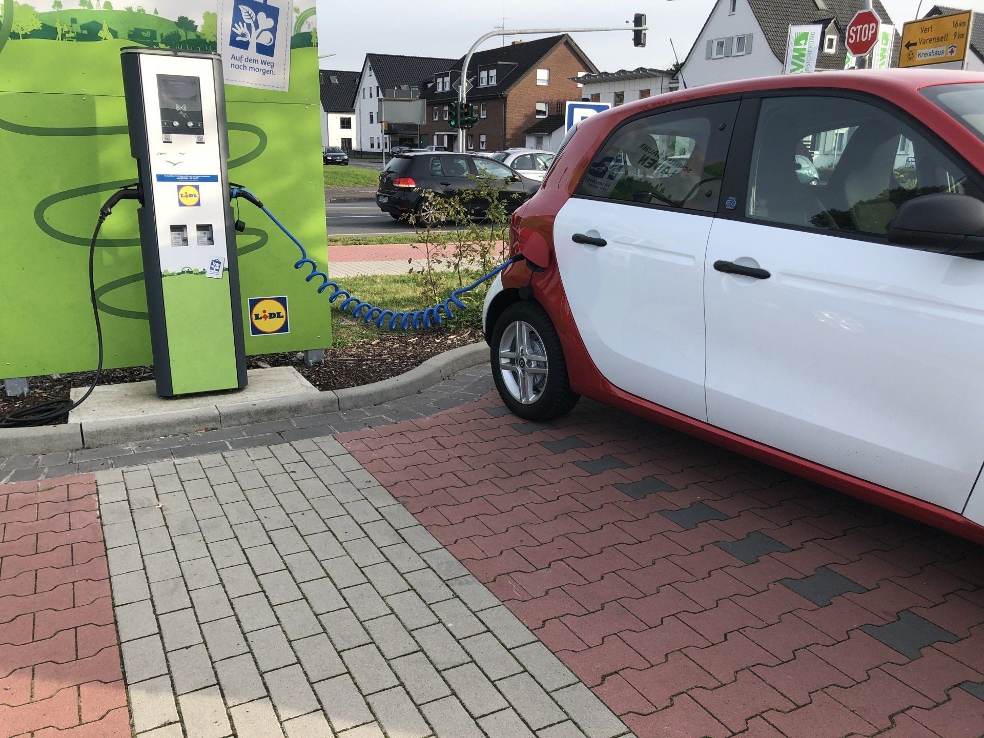 Smart elektro lädt mit 22kw wireload ladekabel