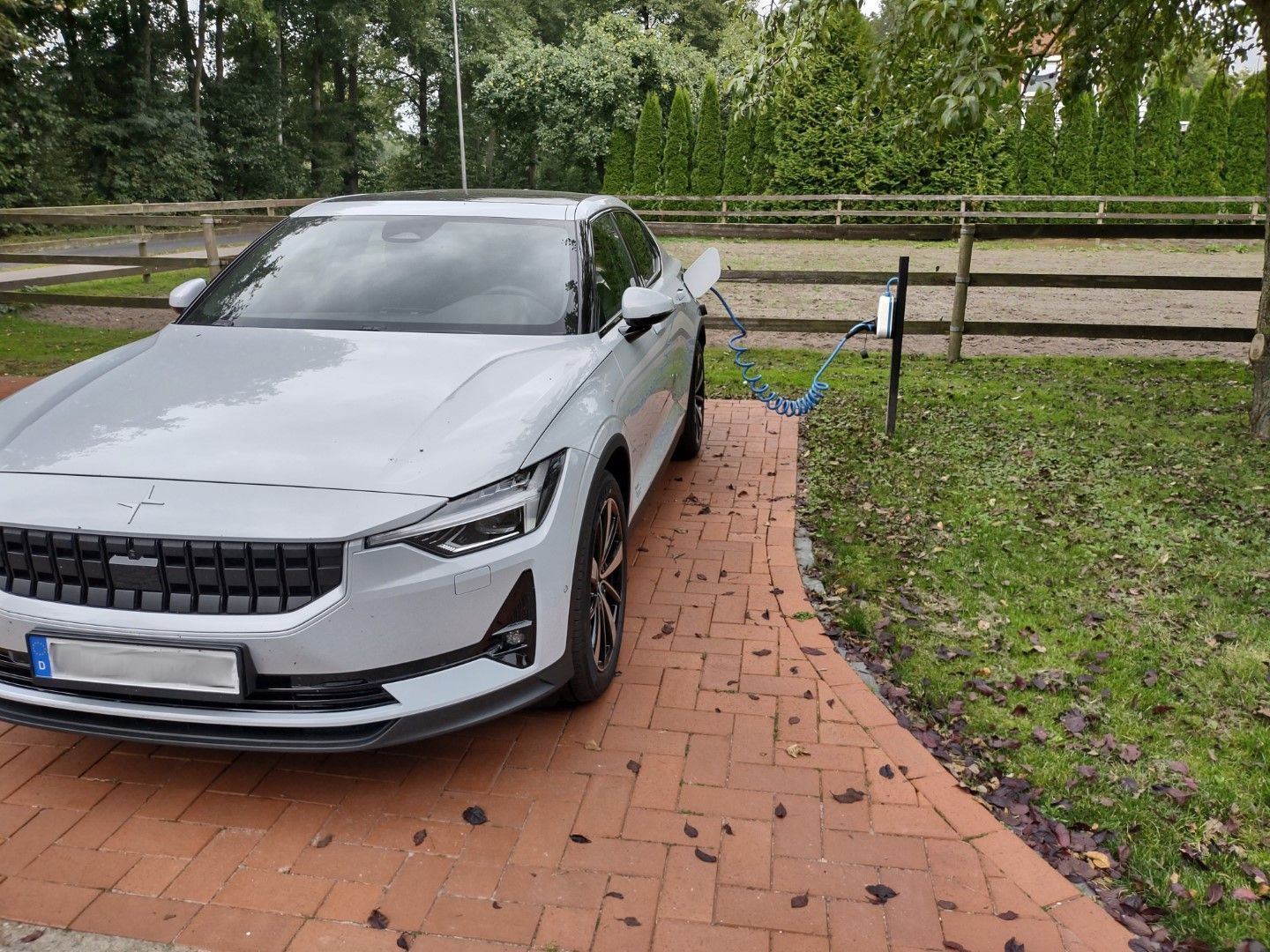 WIRELOAD.de | Ladesäulen und Stelen für Ihre Ladestation | Universell für jede Wallbox nutzbar.