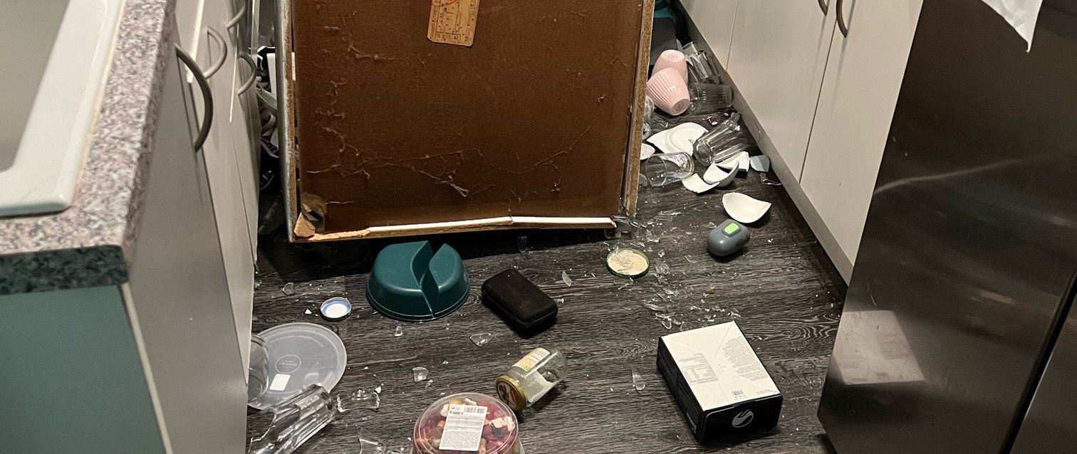 Zerbrochener Küchenschrank Allgefahren Versicherung