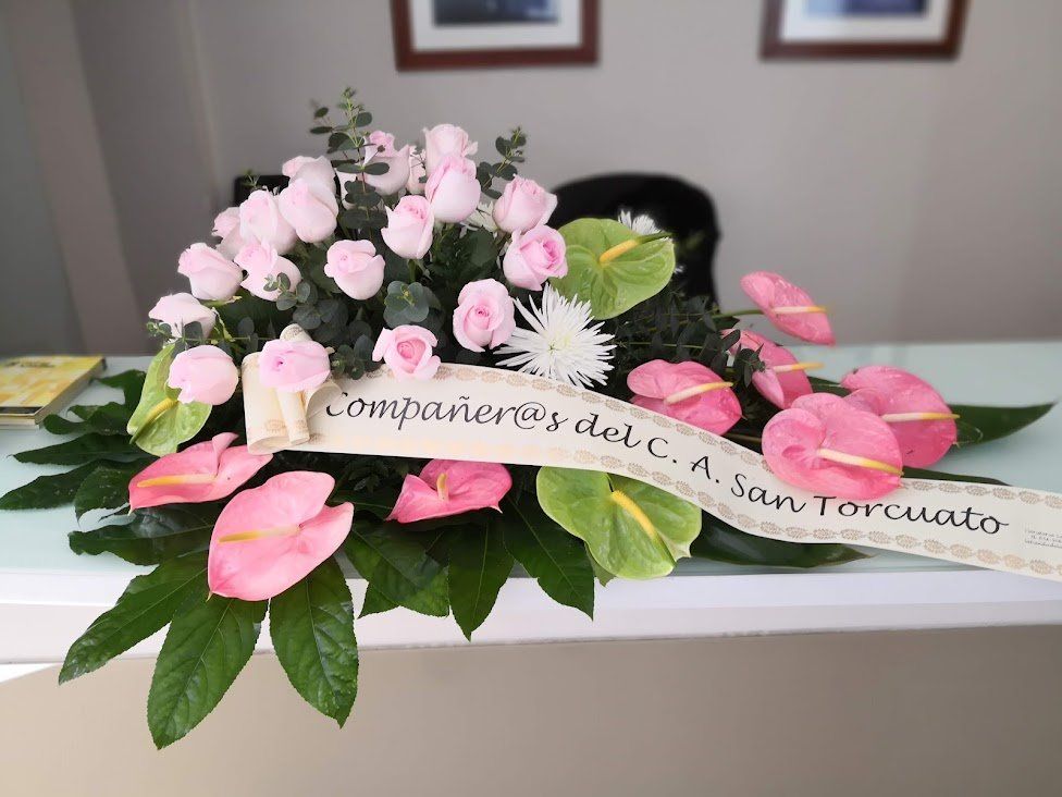 Cómo enviar flores urgentes para un funeral