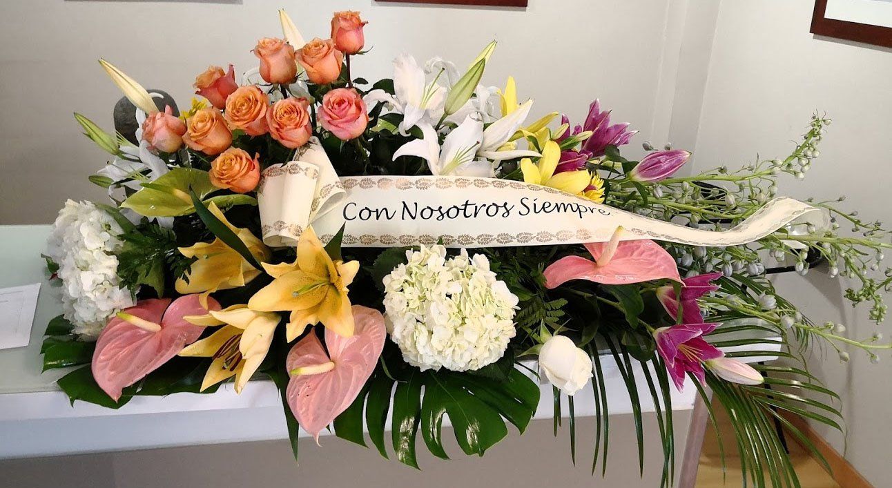 Flores para difuntos enviadas al tanatorio Sever para Luis Cid Fontán