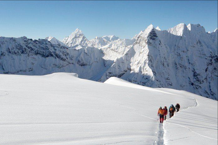 Je nach körperlichen Voraussetzungen gibt es die passenden Treks bei uns, von der Expedition bis zum Heli-Rundflug