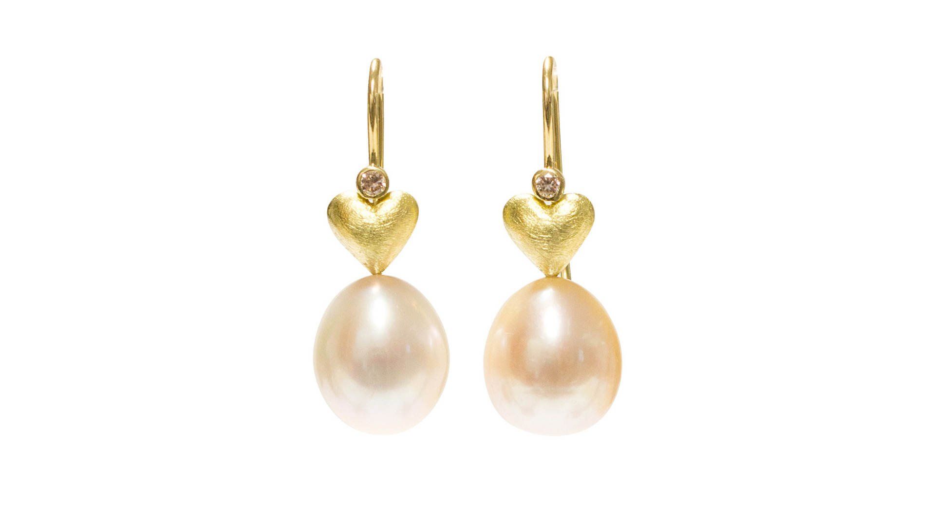 750/ Gelbgold sattgelb kratzmatt, Brillanten roséfarben natur je 0,03 ct. Süßwasserzuchtperltropfen roséfarben natur