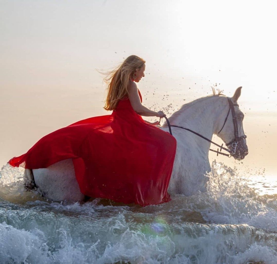 Sesiones de fotos profesionales con caballo en Doñana Hipica el Pasodoble en Matalascañas