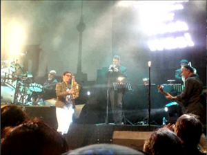 CITY Kultband: Saxophonistin Mercedes live auf der Konzertbühne