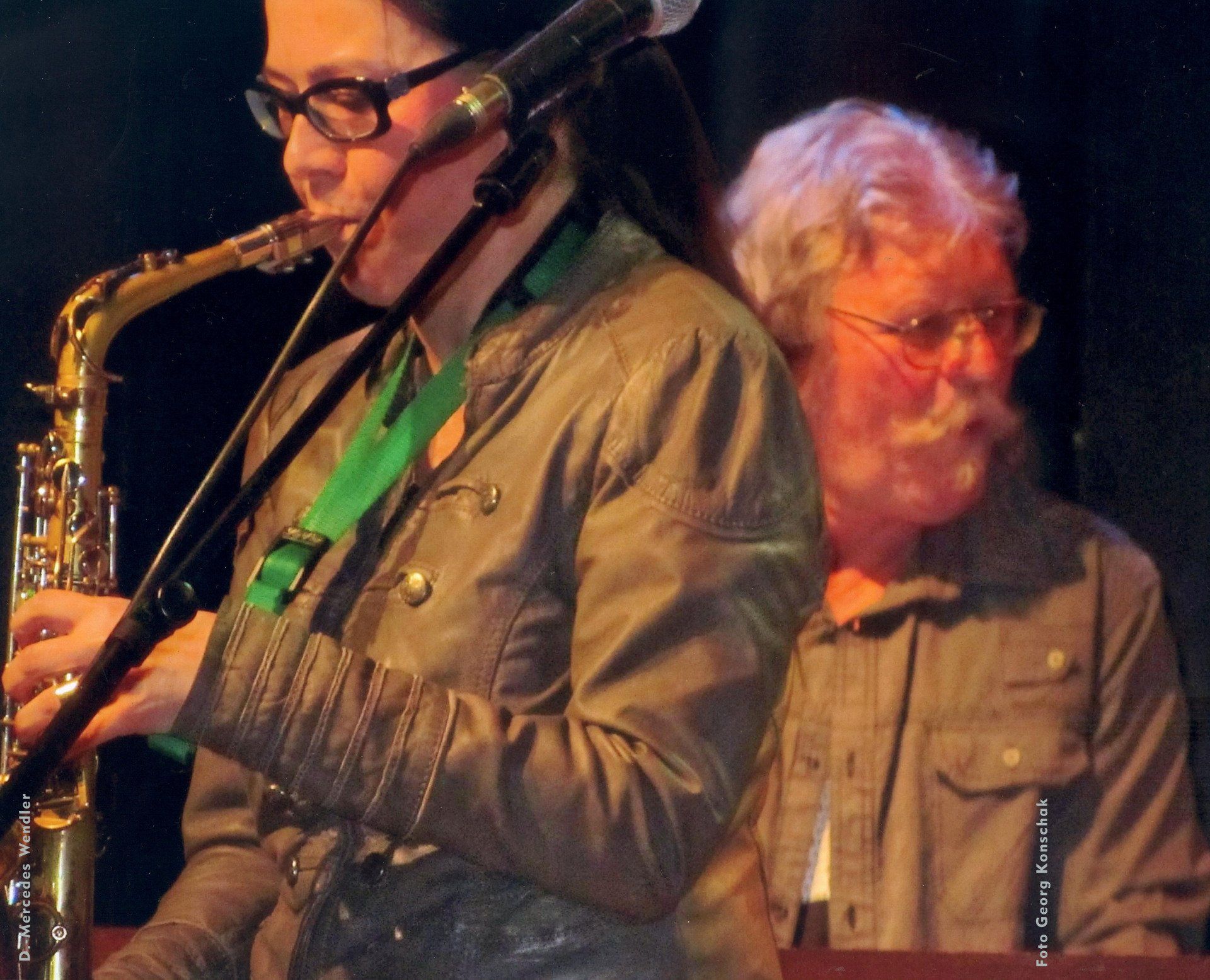 Saxophonistin Mercedes bei Modern Soul Band Berlin