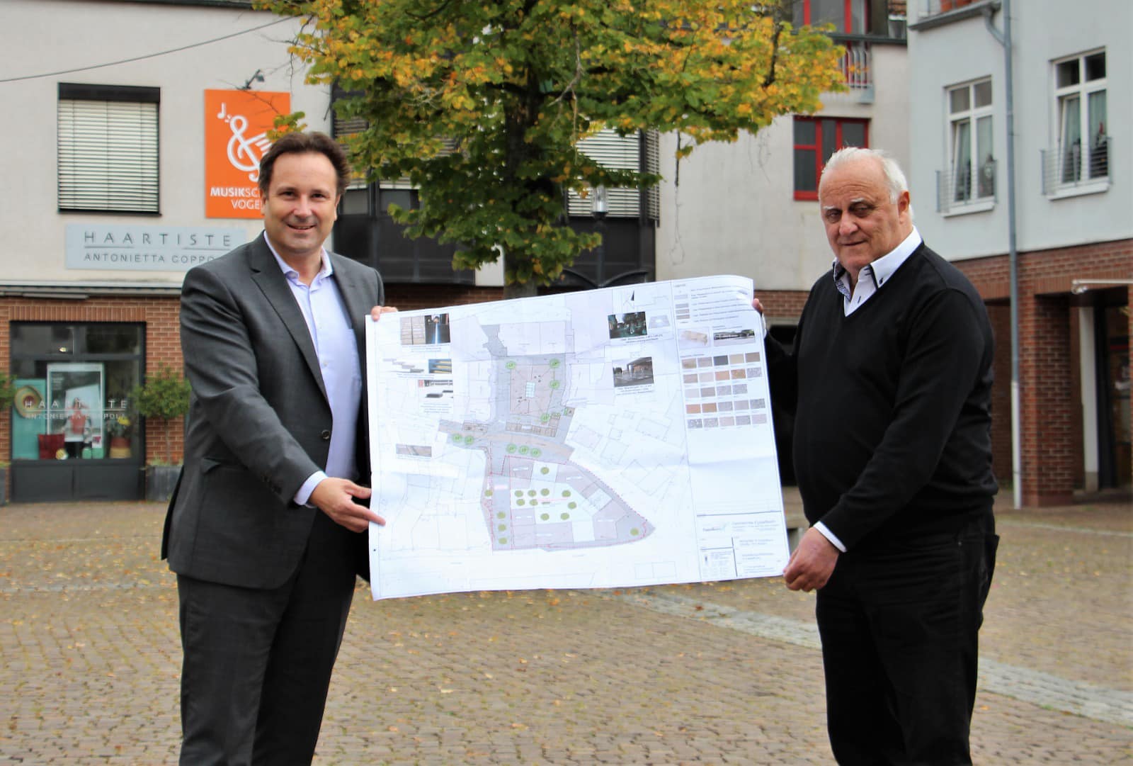 Bürgermeister Andreas Feld zusammen mit dem saarländischen Innenminister Klaus bouillon