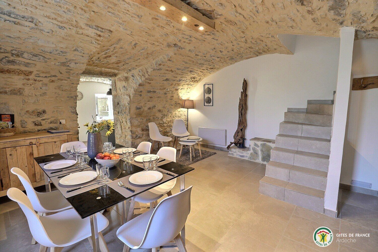 Salle à manger - Gîte Ardèche Sud
