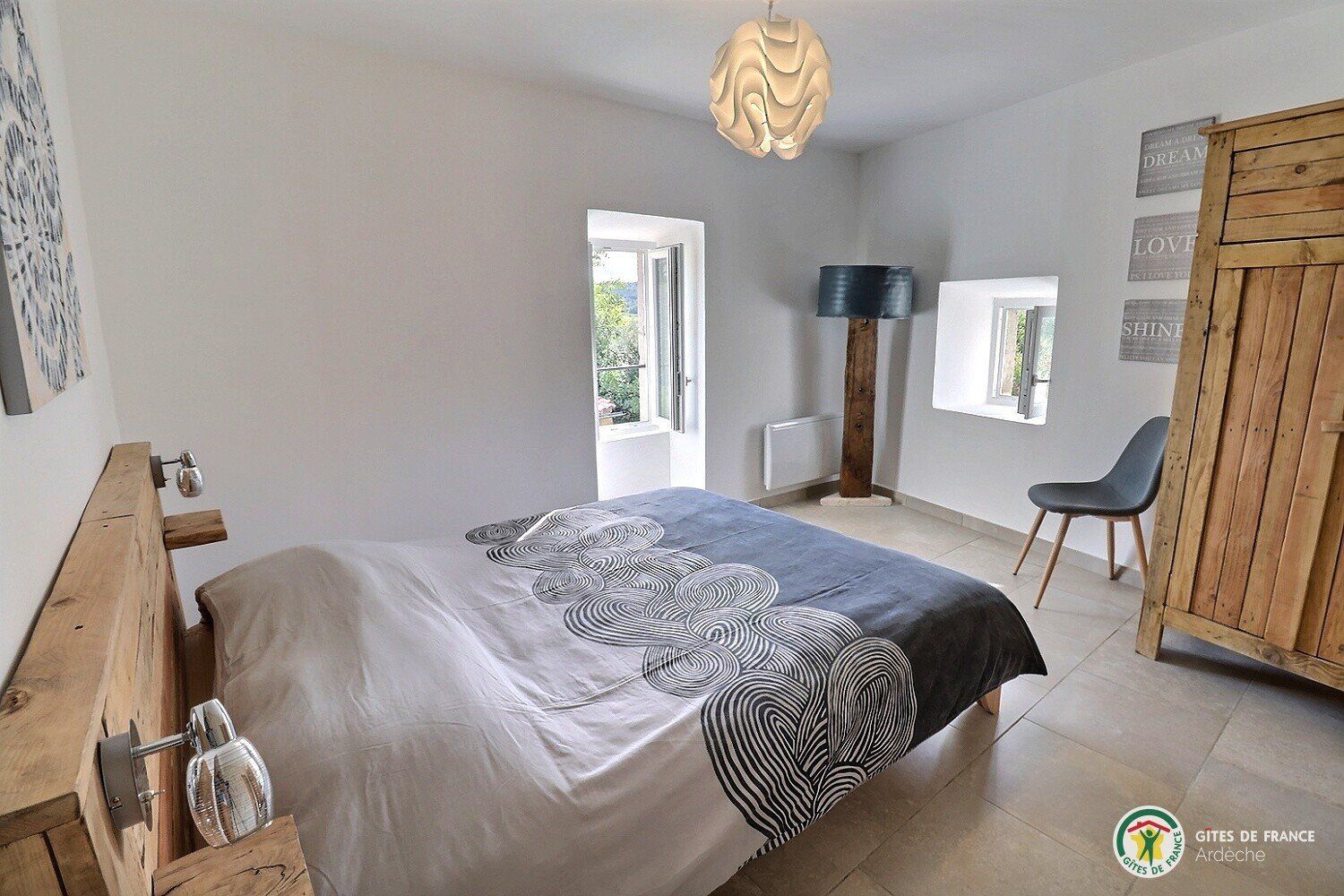 Chambre double - Lit en 160 - Gite Ardèche