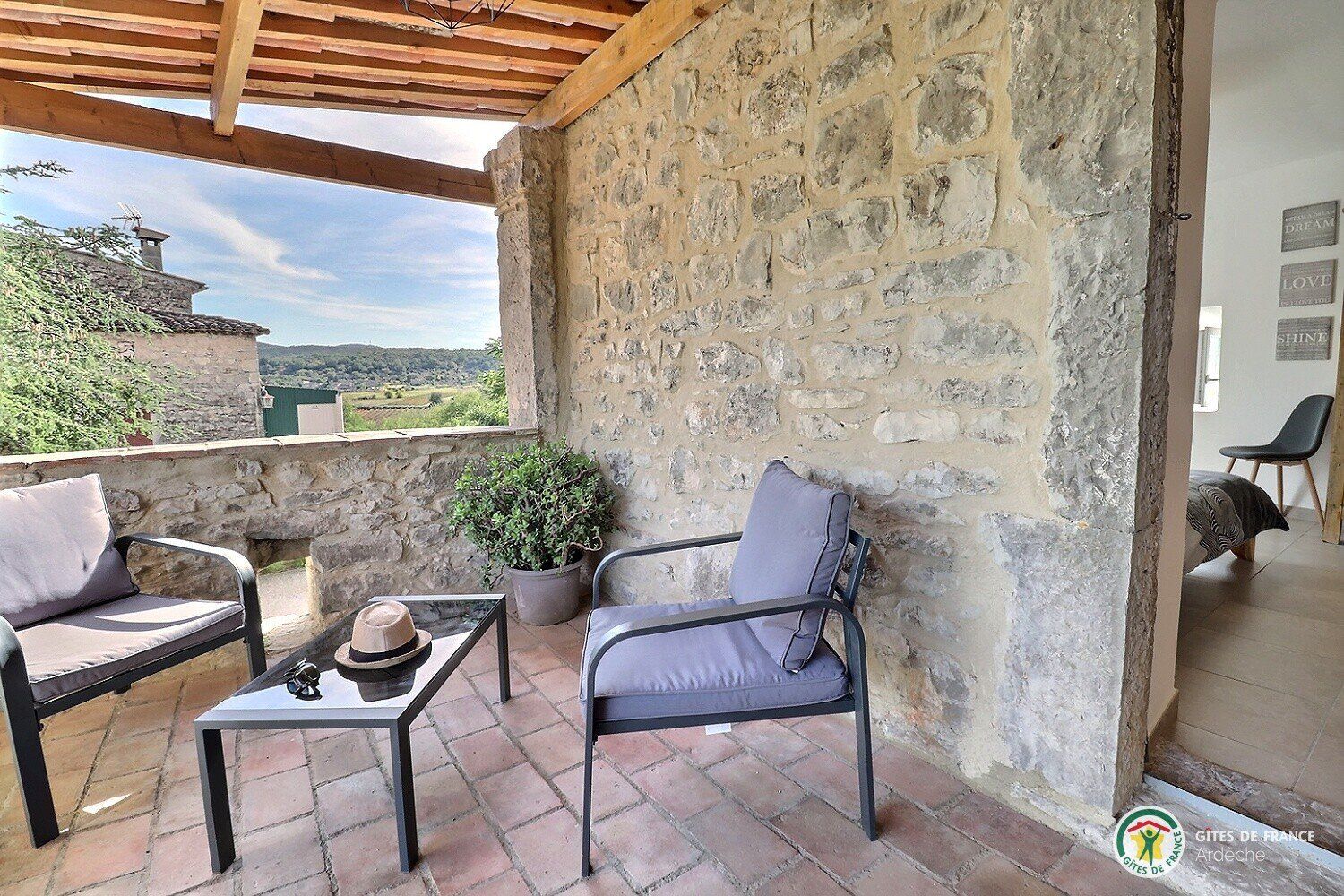 Gîte en Ardèche du sud - Terrasse tout confort