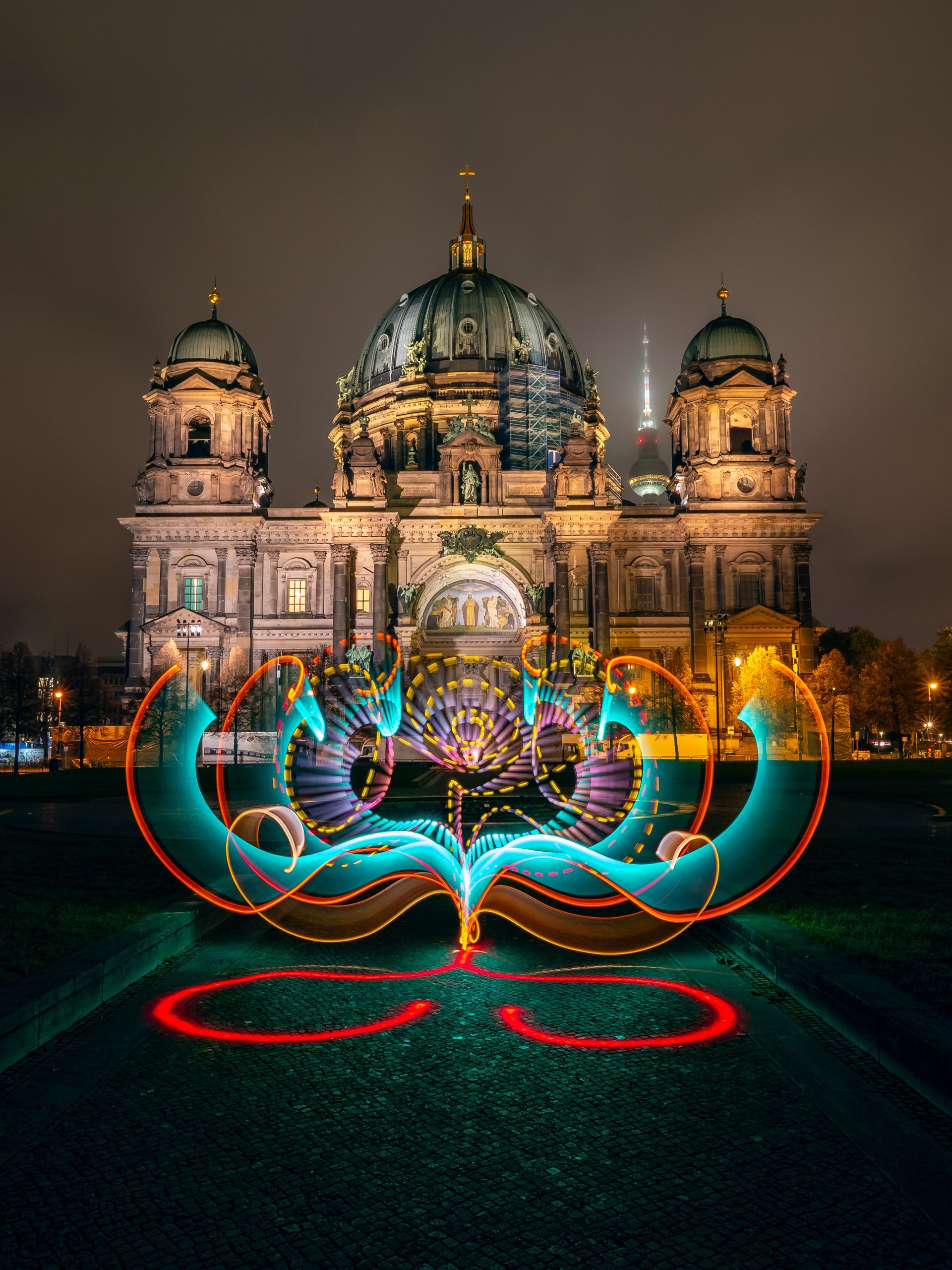 Aufmacherbild eines Lightpainting-Fotografie-Workshops: Kreative Langzeitbelichtung, Lichtmalerei und praktische Anleitung für Einsteiger und Fortgeschrittene.